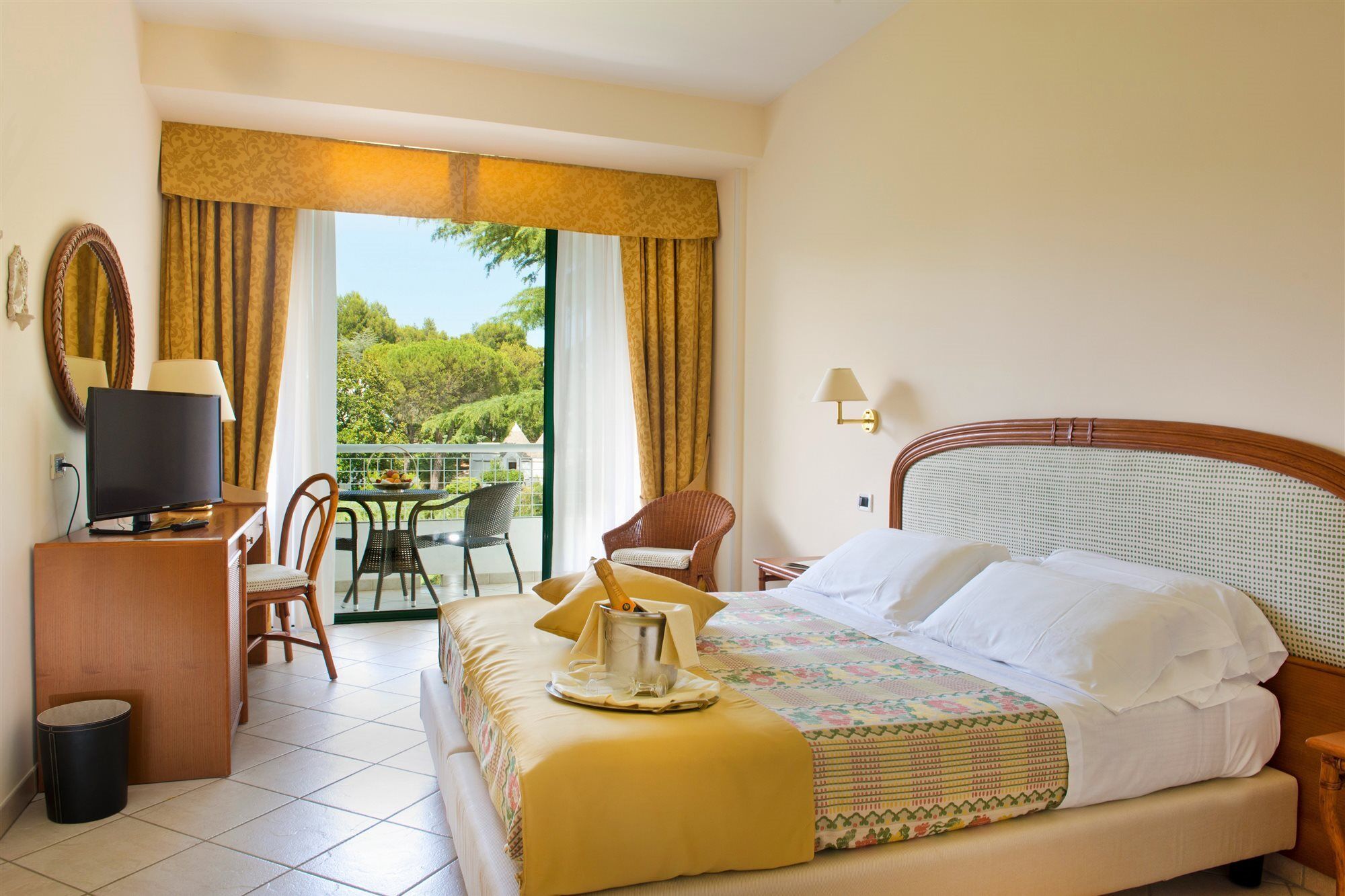 Hotel Sierra Silvana Selva Di Fasano Eksteriør billede